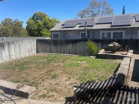515 Russell St, Vallejo, CA 94591 photo 14