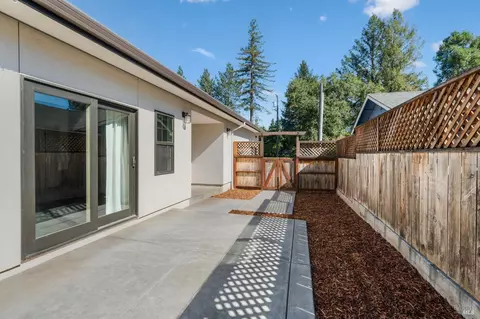 655 Dora Ave, Ukiah, CA 95482 photo 11