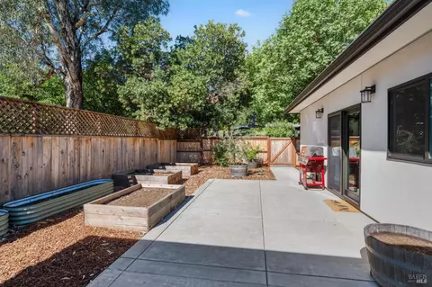 655 Dora Ave, Ukiah, CA 95482 photo 20