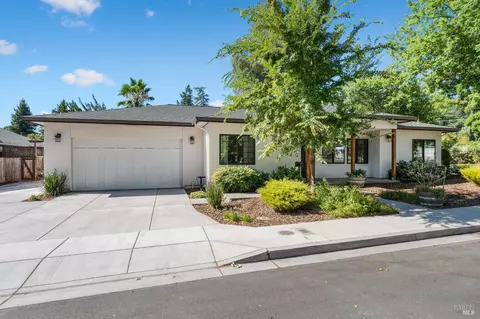 655 Dora Ave, Ukiah, CA 95482