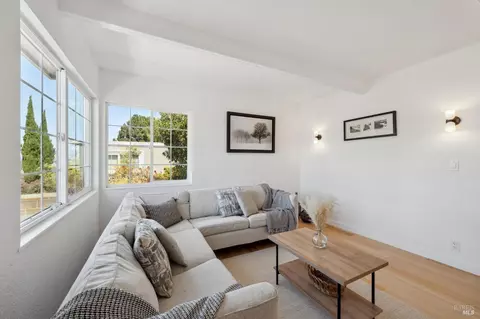 308 Del Sur St, Vallejo, CA 94591 photo 4