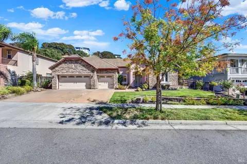 Exterior - 706 Adagio Dr, Fairfield, CA 94534 photo 6 of 31