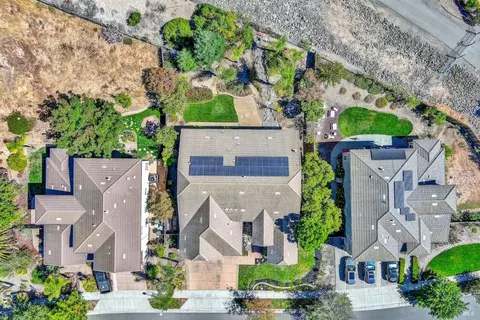 View/Area - 706 Adagio Dr, Fairfield, CA 94534 photo 3 of 8