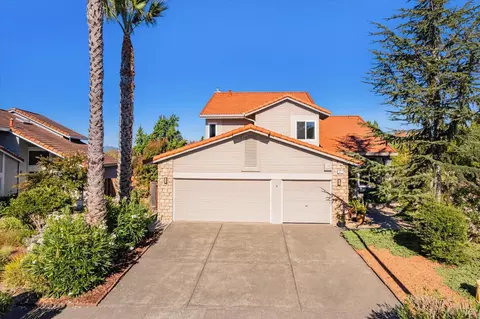 341 La Quinta Dr, Windsor, CA 95492