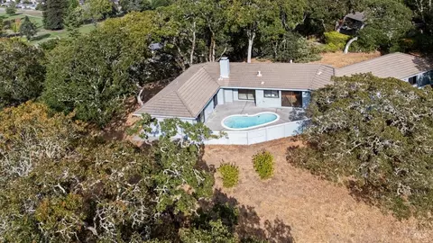 712 Coney Ct, Santa Rosa, CA 95409