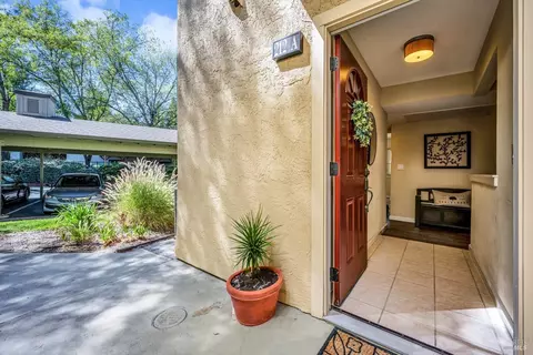 212 Foss Creek Cir #A, Healdsburg, CA 95448