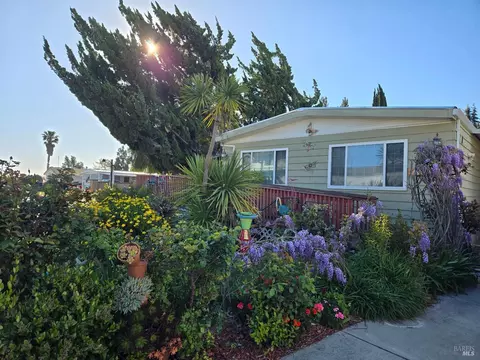 3 Bel Air Cir, Fairfield, CA 94533
