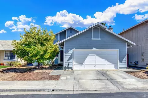 718 Deerfield Dr, American Canyon, CA 94503