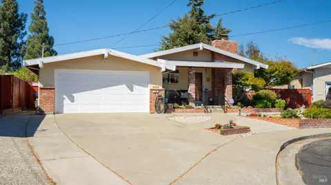 2808 Robert Ct, Pinole, CA 94564