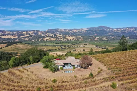 24401 Rich Ranch Rd, Cloverdale, CA 95425