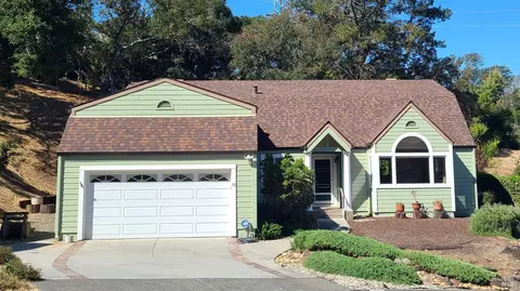 30 Circe Ct, Novato, CA 94945