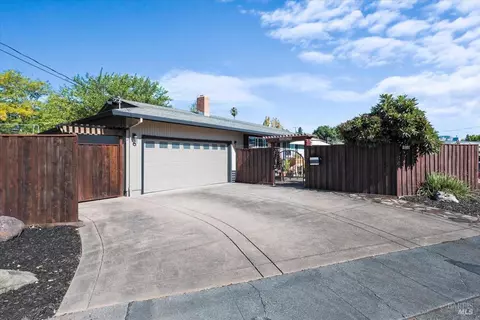 4549 Rinconada Dr, Santa Rosa, CA 95409