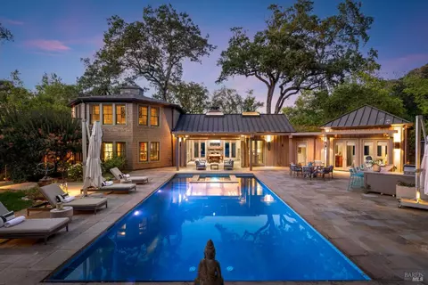 4100 Wake Robin Dr, Glen Ellen, CA 95442
