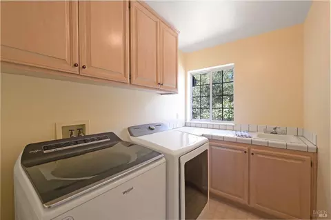 910 Melanie Ct, Petaluma, CA 94952 photo 41