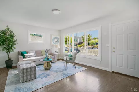 136 Mountain View Ave, Vallejo, CA 94590 photo 4