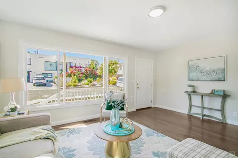136 Mountain View Ave, Vallejo, CA 94590 photo 3