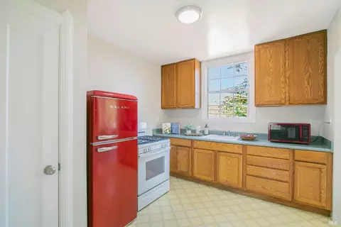 136 Mountain View Ave, Vallejo, CA 94590 photo 7