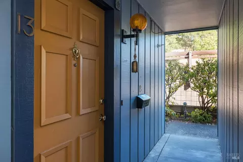 13 Herrera Dr, Fairfax, CA 94930 photo 2
