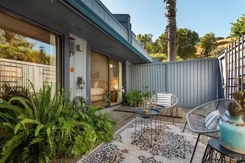 13 Herrera Dr, Fairfax, CA 94930