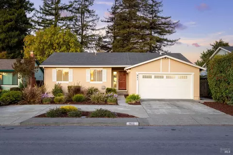 921 Crinella Dr, Petaluma, CA 94954