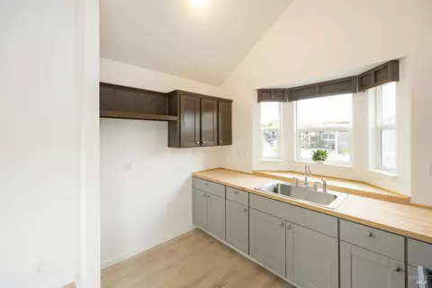 97 Kennedy Ln #21, Healdsburg, CA 95448