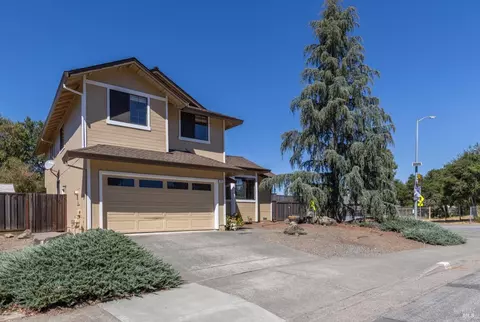 101 Elsbree Cir, Windsor, CA 95492