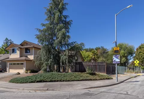 101 Elsbree Cir, Windsor, CA 95492 photo 3