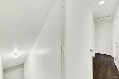 Entry Way - 347 Pepper Dr, Vallejo, CA 94589 photo 3 of 4