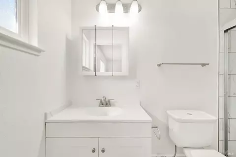 Bath - 347 Pepper Dr, Vallejo, CA 94589 photo 5 of 10