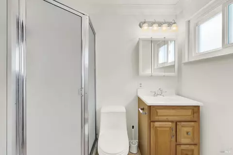 Bath - 347 Pepper Dr, Vallejo, CA 94589 photo 8 of 10