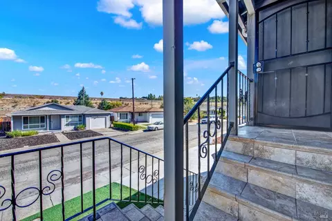 Exterior - 347 Pepper Dr, Vallejo, CA 94589 photo 13 of 24