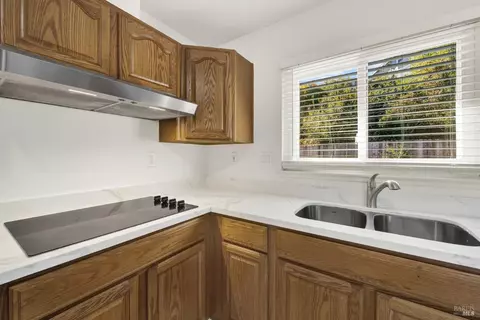 Kitchen - 347 Pepper Dr, Vallejo, CA 94589 photo 5 of 9