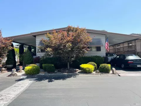 90 Kilarney Ln, Santa Rosa, CA 95403