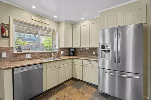 135 Mae St, Ukiah, CA 95482 photo 8