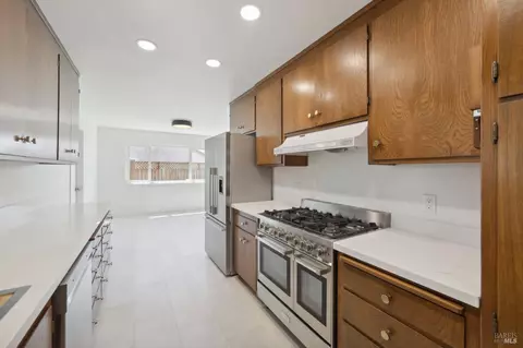 827 Tobin Dr, Vallejo, CA 94589 photo 9