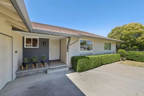 827 Tobin Dr, Vallejo, CA 94589 photo 2