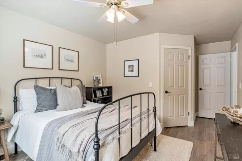 Bedroom - 9205 Piccadilly Cir, Windsor, CA 95492 photo 6 of 6