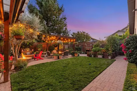 Exterior - 9205 Piccadilly Cir, Windsor, CA 95492 photo 30 of 44