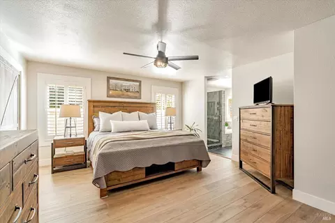 Bedroom - 9205 Piccadilly Cir, Windsor, CA 95492 photo 2 of 6