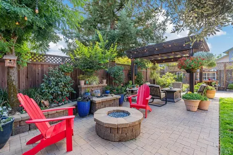 Exterior - 9205 Piccadilly Cir, Windsor, CA 95492 photo 11 of 44