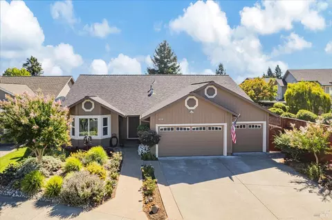 Exterior - 9205 Piccadilly Cir, Windsor, CA 95492 photo 5 of 44