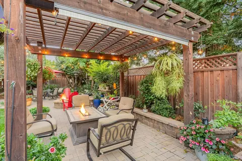 Exterior - 9205 Piccadilly Cir, Windsor, CA 95492 photo 16 of 44