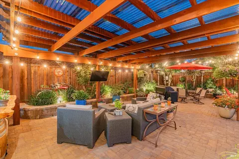 Exterior - 9205 Piccadilly Cir, Windsor, CA 95492 photo 40 of 44