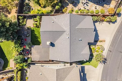 View/Area - 9205 Piccadilly Cir, Windsor, CA 95492 photo 5 of 5