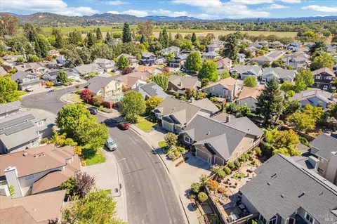 View/Area - 9205 Piccadilly Cir, Windsor, CA 95492 photo 2 of 5