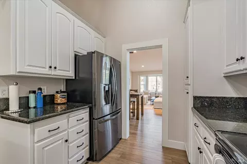 Kitchen - 9205 Piccadilly Cir, Windsor, CA 95492 photo 4 of 5