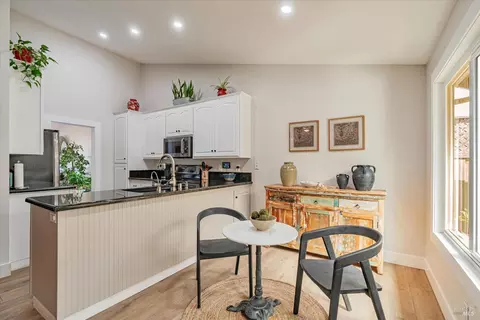 Kitchen - 9205 Piccadilly Cir, Windsor, CA 95492 photo 5 of 5
