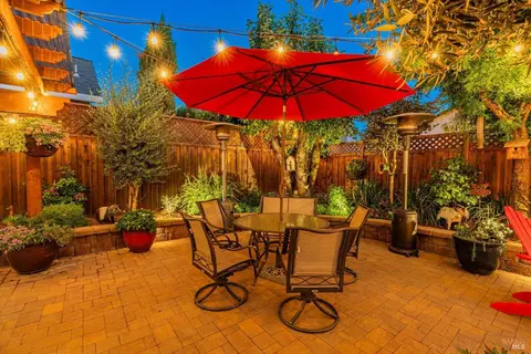 Exterior - 9205 Piccadilly Cir, Windsor, CA 95492 photo 39 of 44