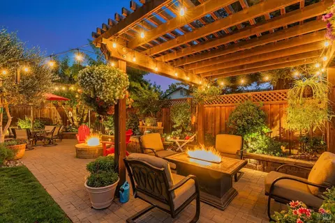 Exterior - 9205 Piccadilly Cir, Windsor, CA 95492 photo 38 of 44