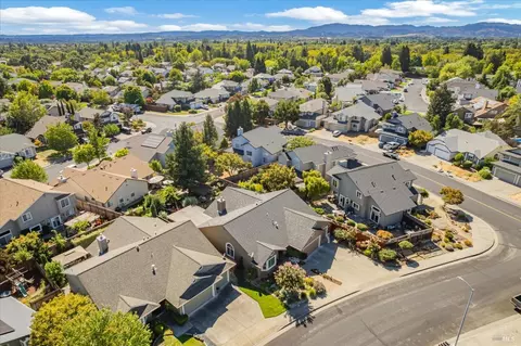 View/Area - 9205 Piccadilly Cir, Windsor, CA 95492 photo 4 of 5